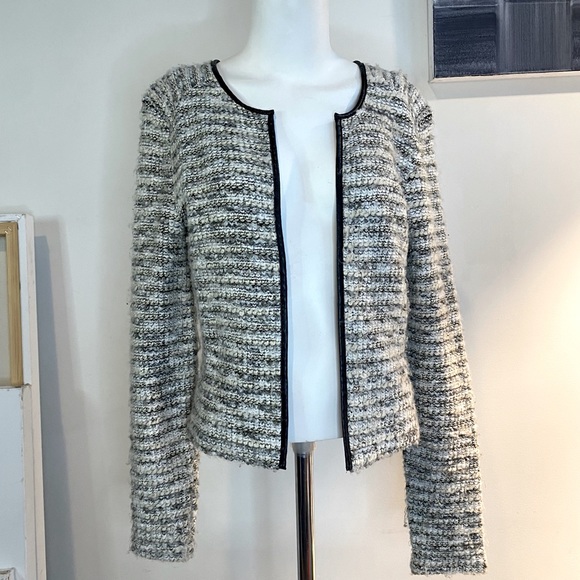 H&M Jackets & Blazers - Classic BoucleTweed Long Sleeve Jacket with Braid Details Size S